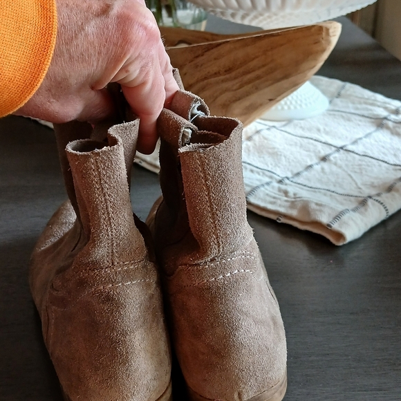 Frye Leather Booties Size 8.5 Great Condition - Picture 5 of 7